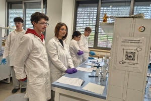 Warsztaty z chemii na UŚ w Chorzowie - klasa 3c i 3g - zdjęcie19