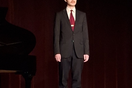 Sukces Andrzeja Szczotki z kl. 4b w konkursie recytatorskim