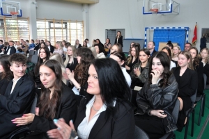 Pożegnanie maturzystów w I LO im. M. Kopernika w Żywcu - zdjęcie24
