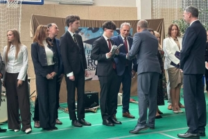 Pożegnanie maturzystów w I LO im. M. Kopernika w Żywcu - zdjęcie45