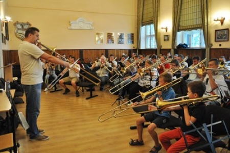 Szkoła znowu gra! Żywieckie Suwakowanie 2016 gości w I LO w Żywcu 