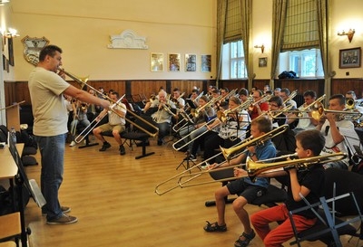 Szkoła znowu gra! Żywieckie Suwakowanie 2016 gości w I LO w Żywcu